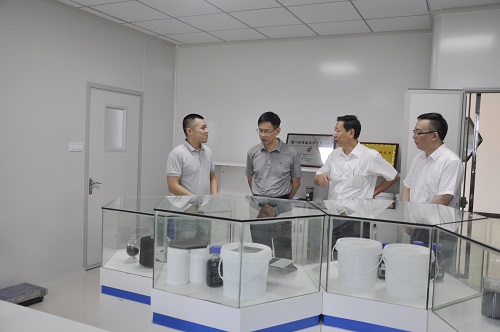 省科技厅副厅长周世举调研火炬石墨烯新材料专业孵化器